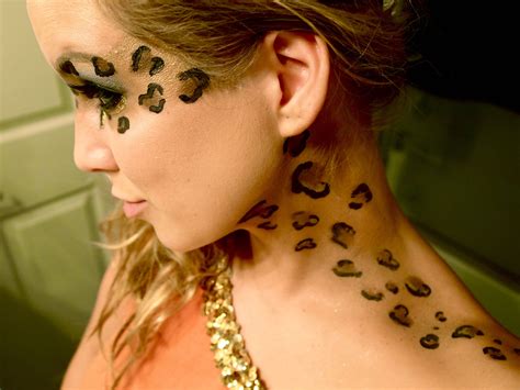 easy leopard print makeup.